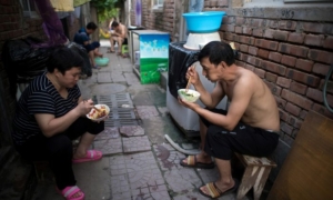 Nhiều người Trung Quốc rơi vào tình cảnh nghèo đói, ĐCSTQ tăng cường kiểm soát người dân có thu nhập thấp