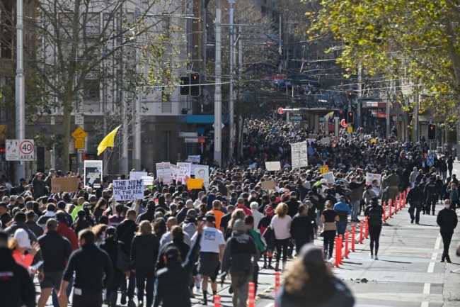 Úc: Hàng ngàn người biểu tình phản đối phong tỏa tại Sydney, Melbourne