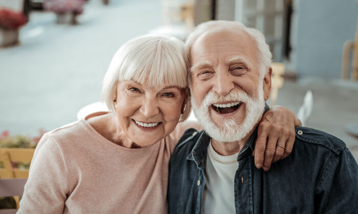 Có một câu chuyện hay hơn về quá trình lão hóa – chúng ta thực sự hạnh phúc hơn khi về già. (Ảnh: Dmytro Zinkevych/Shutterstock)