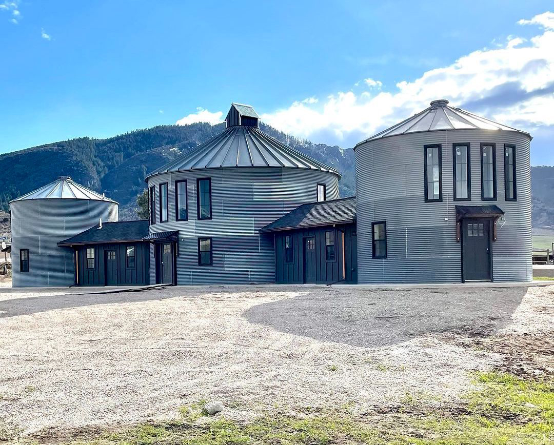 Khu nhà nghỉ The Bins Airbnb ở Blackfoot, tiểu bang Idaho. (Ảnh: Đăng dưới sự cho phép của @silosolutionsidaho)