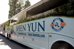Chiến dịch đàn áp xuyên quốc gia nhắm vào Shen Yun ngày càng dữ dội bằng những lời đe dọa khủng bố