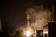 Hỏa tiễn Soyuz mang theo loạt 34 vệ tinh OneWeb phóng lên từ bệ phóng ở Phi trường Vũ trụ Baikonur, Kazakhstan vào ngày 07/02/2020. (Ảnh: Cơ quan Vũ trụ Liên bang Nga ROSCOSMOS/Phát tay qua Reuters)