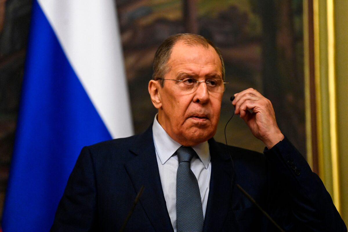 Ngoại trưởng Sergey Lavrov tổ chức một cuộc họp báo chung với người đồng cấp Iran sau một cuộc họp ở Moscow vào ngày 06/10/2021. (Ảnh: Kirill KudryavtsevI/Pool qua Getty Images)
