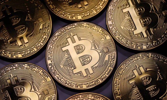 Một hình ảnh trực quan về bitcoin ở London hôm 07/12/2017. (Ảnh: Dan Kitwood/Getty Images)