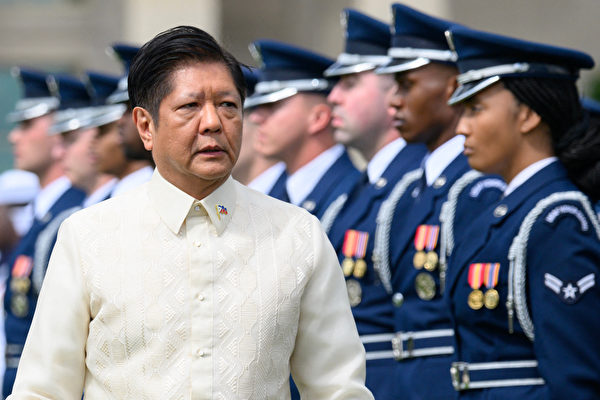 Hôm 29/05/2024, Tổng thống Philippines Ferdinand Romualdez Marcos đã chỉ trích quy định mới của Hải cảnh Trung Quốc làm gia tăng căng thẳng tại Biển Đông. Ảnh tư liệu cho thấy Tổng thống Marcos đến thăm Ngũ Giác Đài, Hoa Kỳ, vào ngày 03/05/2023. (Ảnh: Mandel Ngan/AFP)