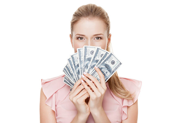 Ai cũng cần phải tiêu tiền, nhưng họ không nhất định biết nên tiêu tiền như thế nào. Đối với việc này, chuyên gia đã chia sẻ 7 “quy tắc” tiêu tiền. (Ảnh: Shutterstock)