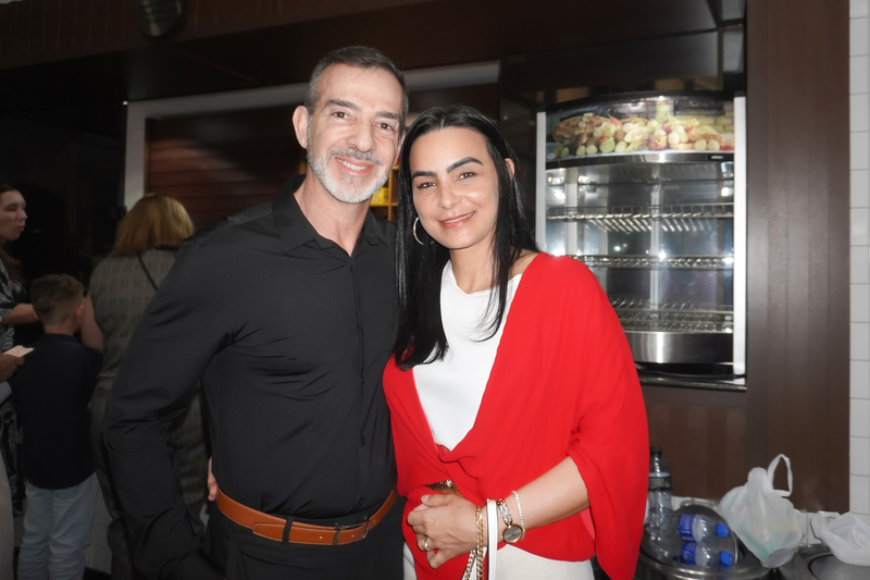 Ông Luiz Renato Camargo Bigarelli cùng phu nhân Miriam Hamad Hamdar Bigarelli thưởng thức buổi diễn thứ hai của Đoàn Nghệ thuật Biểu diễn Shen Yun Quốc Tế tại Nhà hát Positivo ở Curitiba, Brazil tối hôm 08/05/2024. (Ảnh: Mạch Lôi/The Epoch Time)