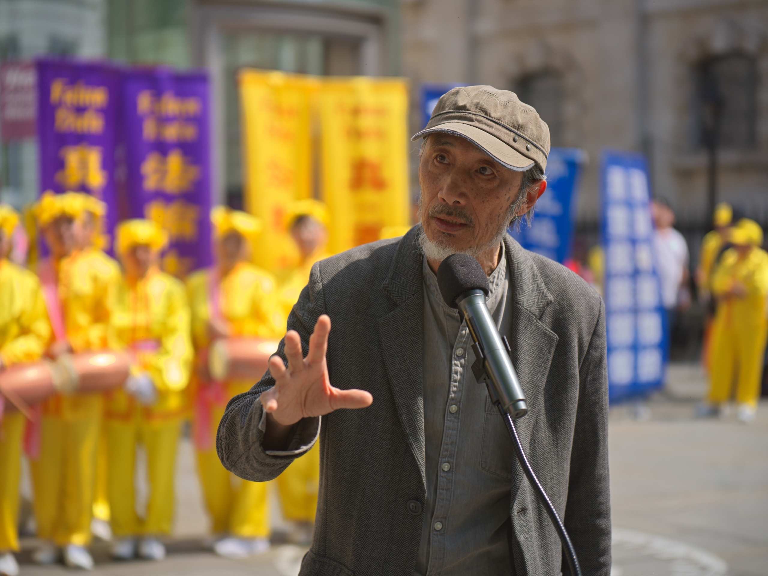 Ông Mã Kiến, một nhà văn Trung Quốc sống ở Anh, đã có bài diễn văn tại hoạt động kỷ niệm Ngày Pháp Luân Đại Pháp 13/05. (Ảnh: Yến Ninh/The Epoch Times)