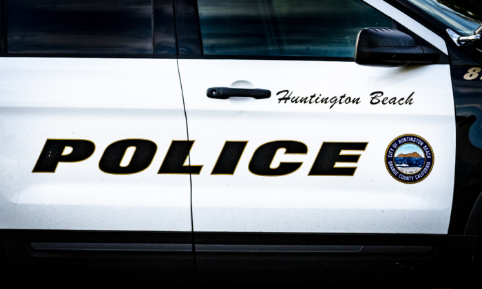 Một xe cảnh sát ở Huntington Beach, California, ngày 12/11/2020. (Ảnh: John Fredricks/The Epoch Times)