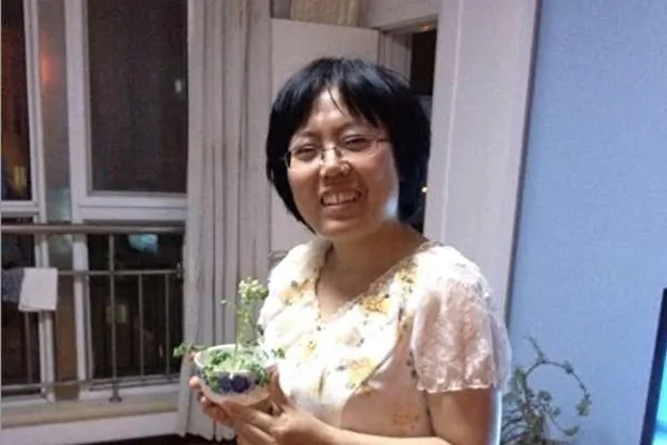 Bà Lý Xuân Nguyên (Li Chunyuan), một học viên Pháp Luân Công tại Thiên Tân, bị bắt giữ phi pháp ngày 14/04/2014. Ảnh: Được đăng dưới sự cho phép của bà Vương Huệ Quyên (Wang Huijuan)