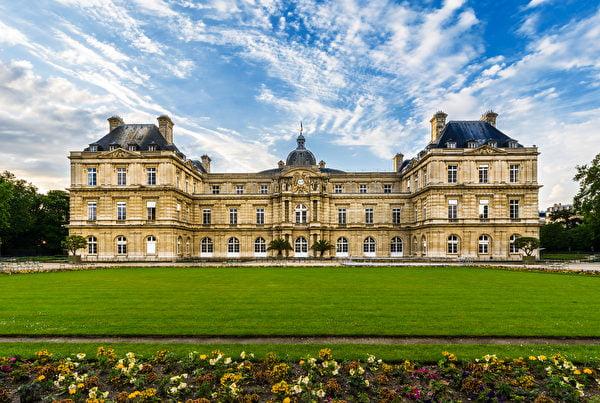 Ảnh chụp toàn cảnh Cung điện Luxembourg (le Palais du Luxembourg). (Ảnh: Shutterstock)