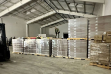 Hơn 160 thùng hàng hóa bị đánh cắp, từ thực phẩm đến các dụng cụ dùng trong công nghiệp, đã bị thu giữ tại một nhà kho ở Riverside, California, hôm 09/05/2024. (Ảnh: Sở Cảnh sát Quận Riverside)