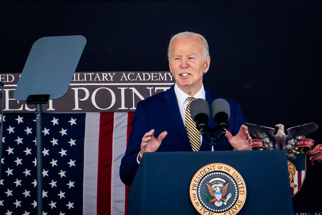 Sáng kiến mới của TT ​​Biden nhằm ‘tăng cường lưới điện Mỹ quốc’