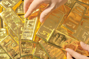 Giá vàng tiếp tục tăng mạnh, sản xuất vàng ngày càng khó khăn