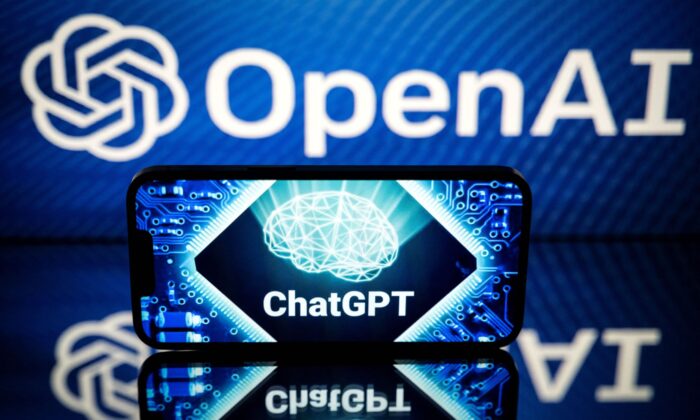 Màn hình hiển thị logo của OpenAI và ChatGPT ở Toulouse, Pháp, vào ngày 23/01/2023. (Ảnh: Lionel Bonaventure/AFP qua Getty Images)