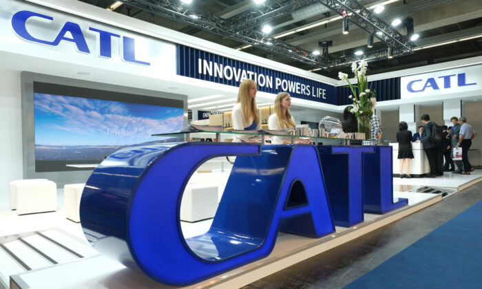 Nhà sản xuất pin điện Trung Quốc CATL trưng bày sản phẩm của mình tại Triển lãm Xe hơi IAA Frankfurt 2019 ở Frankfurt am Main, Đức, ngày 11/09/2019. (Ảnh: Sean Gallup/Getty Images)