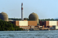 Nhà máy Điện Hạt nhân Indian Point, nằm ở bờ đông sông Hudson, cách Manhattan khoảng 36 dặm về phía Bắc, đã cung cấp tới 1/4 nhu cầu điện của thành phố New York trước khi ngừng hoạt động hồi năm 2021. (Ảnh: Stephen Chernin/Getty Images)