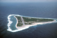 Ảnh chụp đảo Minamitorishima, phía nam Nhật Bản, nơi được cho là có trữ lượng lớn các nguyên tố đất hiếm. (Ảnh: Wikimedia Commons)