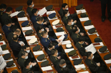 Đại biểu quân đội tham dự phiên họp toàn thể thứ hai của Đại hội Đại biểu Nhân dân ĐCSTQ vào ngày 07/03/2023. (Ảnh: Greg Baker/AFP)