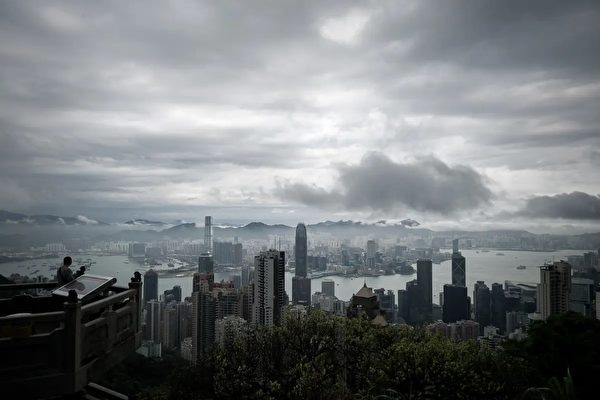 Cư dân mạng Hồng Kông lên án quy định mới ‘công chức không được phép chỉ trích chính phủ’