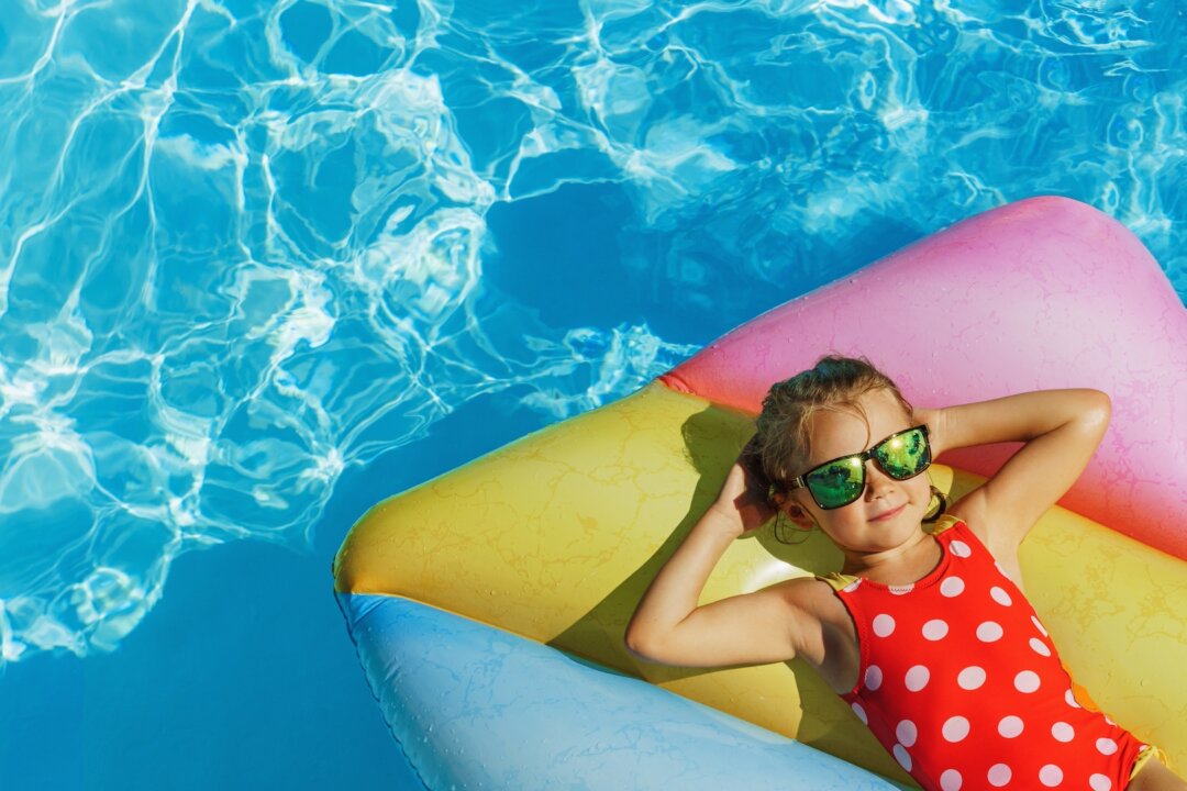 Kỳ nghỉ hè cần cả lịch trình lẫn sự thoải mái. (Ảnh: Igor Link/Shutterstock)