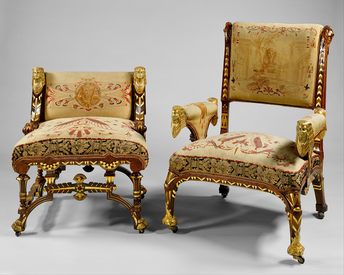 Ghế bành theo phong cách Phục Hưng Ai Cập có đầu nhân sư, được cho là của Hãng sản xuất Pottier & Stymus, khoảng năm 1870–1875. Bảo tàng Nghệ thuật Metropolitan, thành phố New York. (Ảnh: Tư liệu công cộng)