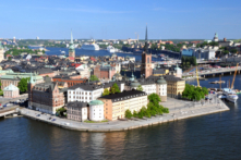 Phần thưởng cho việc chinh phục tòa tháp cao 106 mét của Tòa thị chính Stockholm chính là khung cảnh Stockholm cổ điển nhìn ra khu phố lịch sử Gamla Stan, với những mảng cây xanh mát và mặt nước trải dài xung quanh. (Ảnh: Cameron Hewitt, Rick Steves’ Europe)