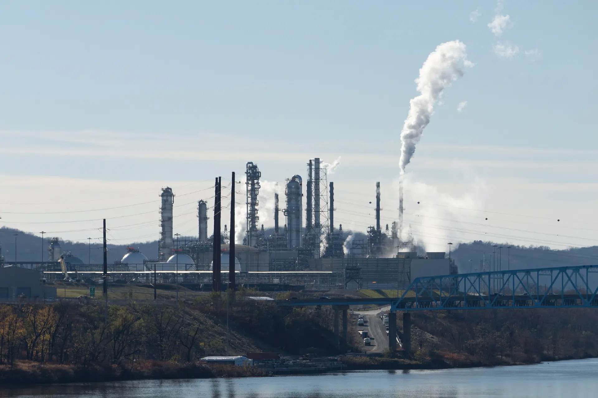 Tổ hợp hóa dầu Shell Pennsylvania sản xuất nhựa từ khí đốt tự nhiên “cracking” ở hạt Beaver, gần Pittsburgh, PA. (Ảnh: Mark Dixon/Flickr)