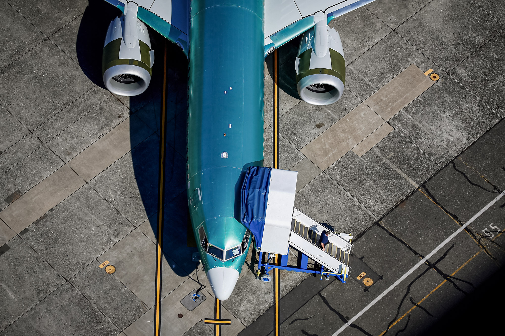Một chiếc phi cơ Boeing 737 MAX không sơn màu đang đậu tại Phi trường Thành phố Renton gần cơ sở Renton của Boeing ở Renton, tiểu bang Washington, vào ngày 01/07/2019. (Ảnh: Lindsey Wasson/Reuters)