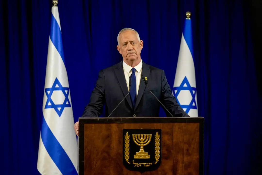 Ông Benny Gantz, thành viên nội các chiến tranh gồm có ba người của Israel, đưa ra tuyên bố tại Ramat Gan, Israel, hôm 09/06/2024. (Ảnh: Ohad Zwigenberg/AP Photo)