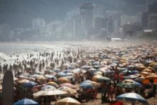 Bãi biển Ipanema ở Rio de Janeiro trong một bức ảnh không ghi ngày tháng. (Ảnh: Mario Tama/Getty Images)