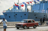 Khu trục hạm 054A 548 Ích Dương của Hải quân Trung Quốc neo đậu tại cảng Havana vào ngày 10/11/2015. (Ảnh: Yamil Lage/AFP/Getty Images)