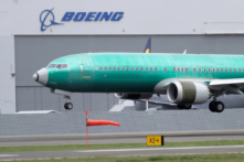 Một phi cơ Boeing 737 Max 8 hạ cánh sau chuyến bay thử nghiệm tại Boeing Field ở Seattle vào ngày 10/04/2019. (Ảnh: Ted S. Warren/AP)