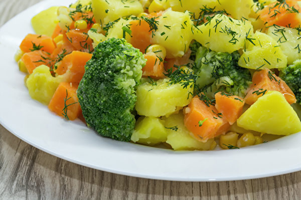 Ăn rau củ trước giúp giảm nhu cầu insulin.(Ảnh: Shutterstock)