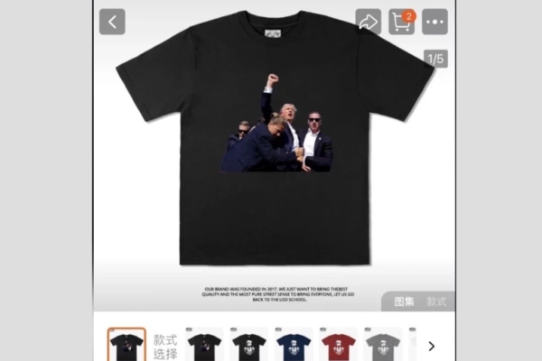 “Áo T-shirt ông Trump bị ám sát” trên một trang thương mại điện tử Trung Quốc. (Ảnh chụp trên mạng Internet)