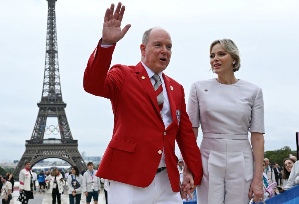 Thân vương Albert Đệ nhị và Vương phi Charlene của Monaco đã đến Paris để tham dự lễ khai mạc Thế vận hội 2024 hôm 26/07/2024. (Ảnh: Jonathan Nackstrand/AFP)