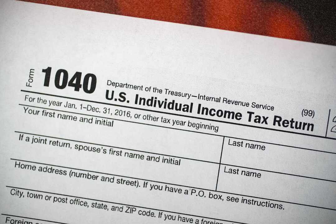 IRS cảnh báo: Thời hạn khai và đóng thuế đang đến gần ở 3 tiểu bang