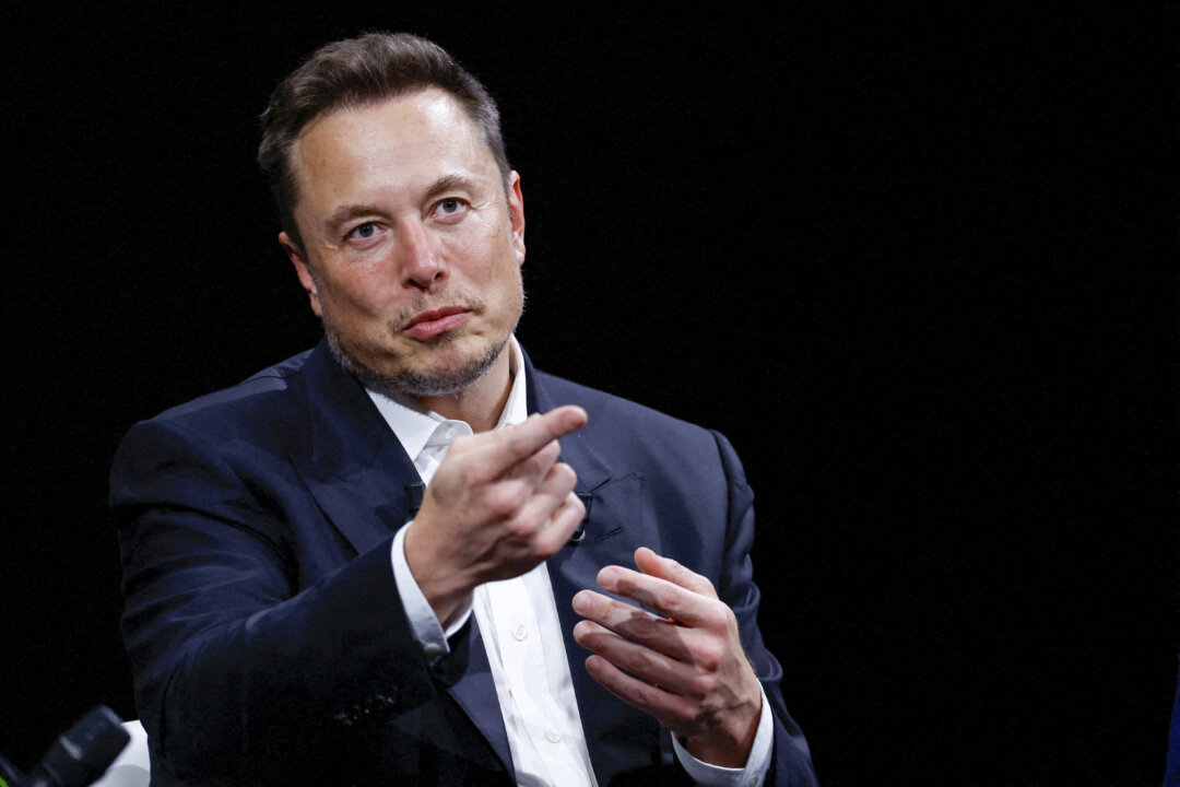 Ông Elon Musk nói rằng ông bị ‘lừa’ để cho phép con trai dùng ‘thuốc ức chế dậy thì’