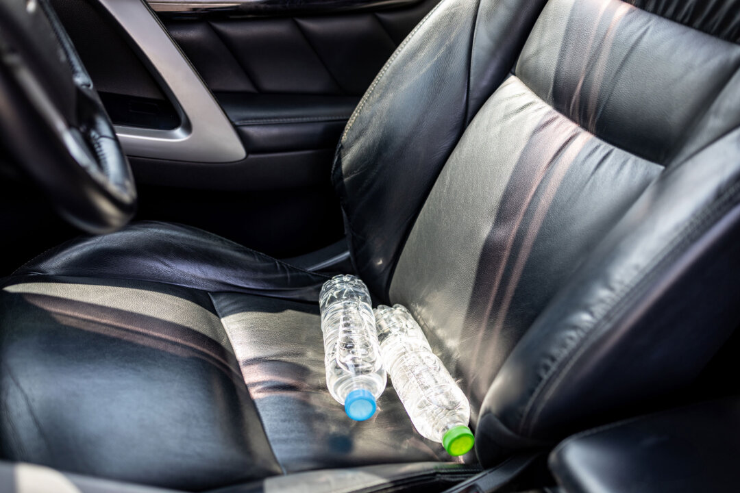 Hóa chất ung thư ẩn giấu trong nội thất xe hơi hiện đại