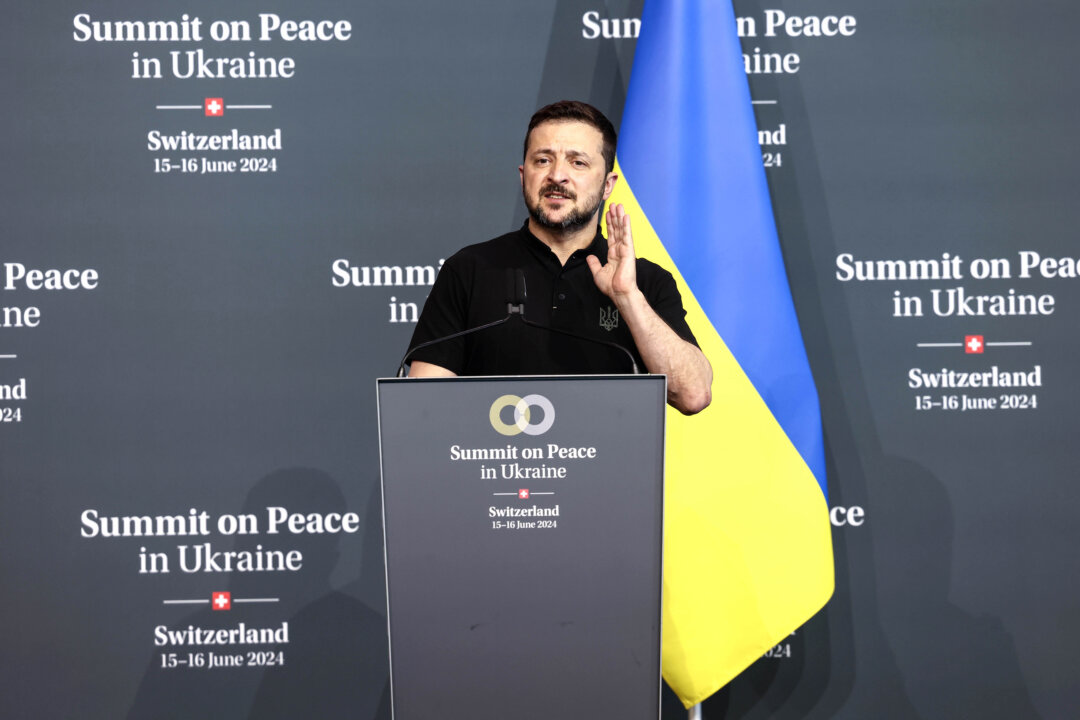 Kyiv thay đổi chiều hướng, kêu gọi tổ chức thêm hội nghị thượng đỉnh về Ukraine—có Nga tham gia