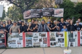 Các nhà hoạt động nhân quyền tổ chức lễ thắp nến tưởng niệm 35 năm ngày diễn ra sự kiện Thảm sát Thiên An Môn ở Bắc Kinh, tại Los Angeles, California, hôm 04/06/2024. (Ảnh: Shawn Ma/The Epoch Times)