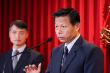 Ông Hsieh Ching-chin, Phó Tổng giám đốc Cơ quan Tuần duyên Đài Loan, bình luận về trường hợp một tàu đánh cá Đài Loan bị Hải Cảnh Trung Quốc thu giữ, trong một cuộc họp báo ở Đài Bắc, Đài Loan, hôm 03/07/2024. (Ảnh: I-Hwa Cheng/AFP qua Getty Images)
