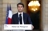 Thủ tướng Pháp Gabriel Attal có bài diễn văn sau kết quả đầu tiên của vòng hai cuộc bầu cử lập pháp Pháp tại Matignon ở Paris, hôm 07/07/2024. (Ảnh: Ludovic Marin/AFP qua Getty Images)