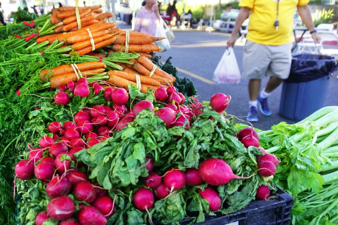 California: CalFresh sẽ tái khởi động chương trình hoàn tiền khi mua trái cây và rau củ