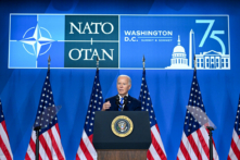 Tổng thống Joe Biden trình bày trong cuộc họp báo bế mạc Hội nghị thượng đỉnh NATO lần thứ 75 tại Trung tâm Hội nghị Walter E. Washington ở Hoa Thịnh Đốn, hôm 11/07/2024. (Ảnh: Saul Leob/AFP qua Getty Images)