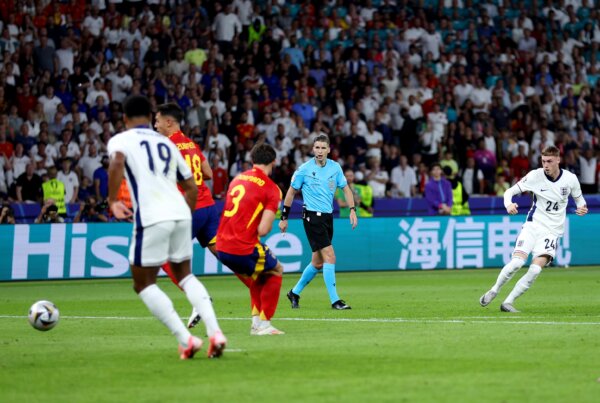 Cole Palmer ghi bàn thắng đầu tiên cho đội Anh trong trận chung kết UEFA EURO 2024 giữa Tây Ban Nha và Anh tại Berlin, hôm 14/07/2024. (Ảnh: Lars Baron/Getty Images)