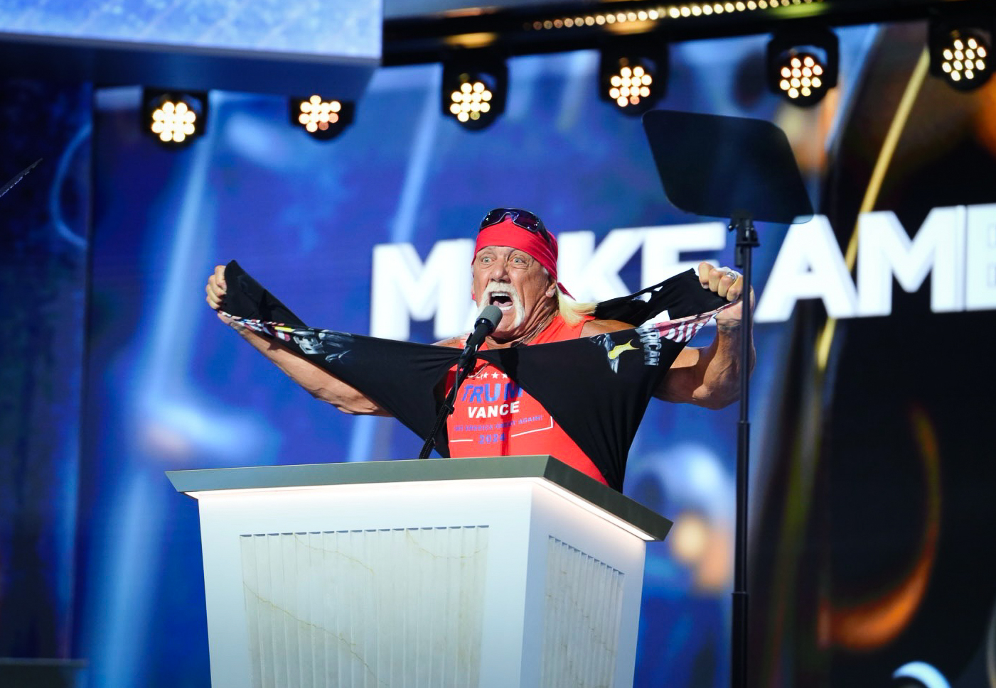 Ông Hulk Hogan diễn thuyết trong ngày cuối cùng của Hội nghị Quốc gia Đảng Cộng Hòa ở Milwaukee, Wisconsin, hôm 18/07/2024. (Ảnh: Madalina Vasiliu/The Epoch Times)