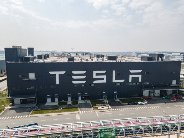 Ảnh chụp từ trên không nhà máy Tesla Thượng Hải Gigafactory tại Thượng Hải, Trung Quốc, hôm 29/03/2021. (Ảnh: Xiaolu Chu/Getty Images)