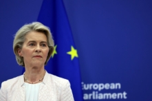 Chủ tịch Ủy ban Âu Châu Ursula von der Leyen trình bày trước giới truyền thông trong một cuộc họp báo ở Strasbourg, Pháp, hôm 18/07/2024. (Ảnh: Johannes Simon/Getty Images)