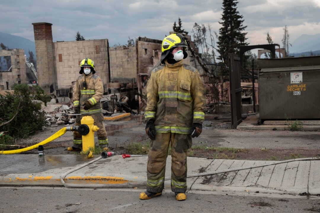 Canada: Cảnh tượng các công trình bị tàn phá trong vụ cháy rừng ở Jasper
